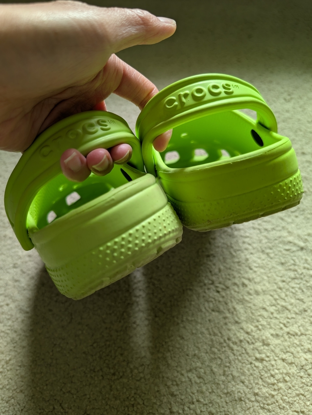 Neon Green Size J6 Or Women's Size 8-8.5 Crocs Clogs - Picture 6 of 10